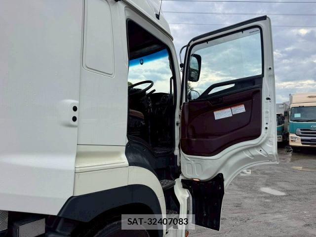 Hino PROFIA 2022-02 6246883-27