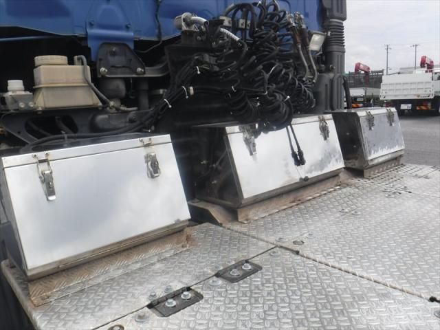 Hino PROFIA 2017-03 6734199-13