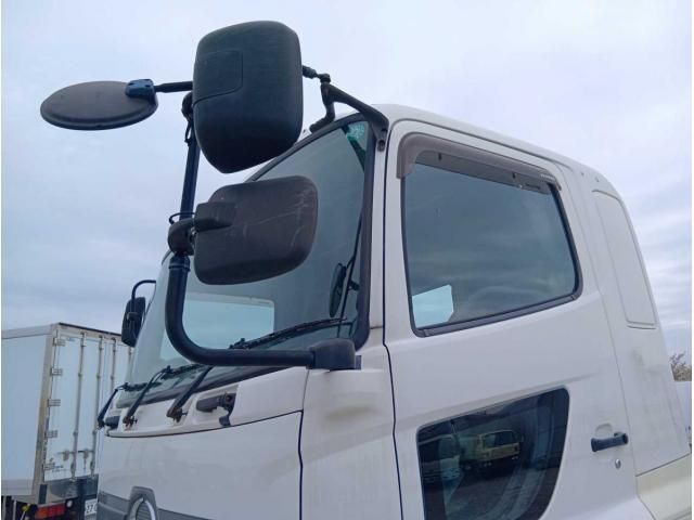 Hino PROFIA 2013-03 6805440-10