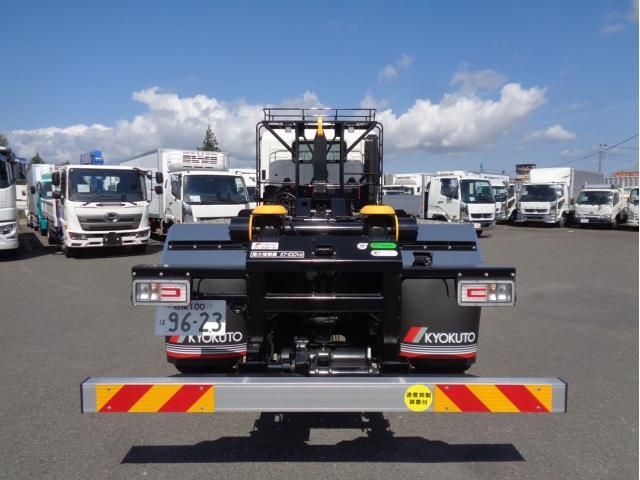 Hino PROFIA 2025-06 6805433-4