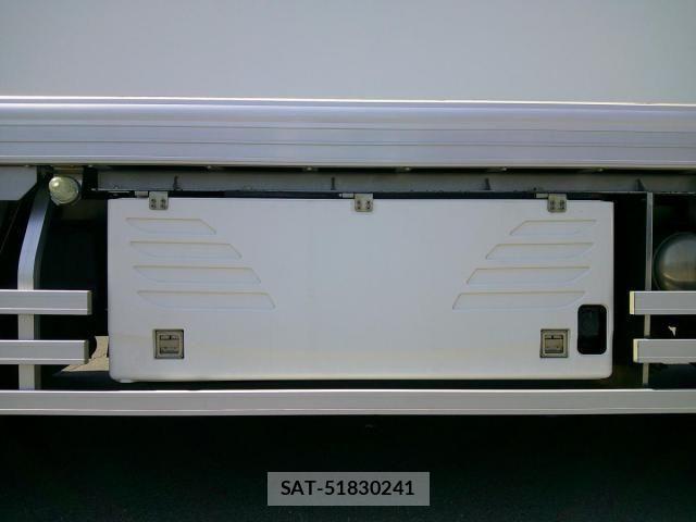 Hino PROFIA 2017-08 7250105-18