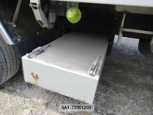 Hino PROFIA 2017-08 7252010-29