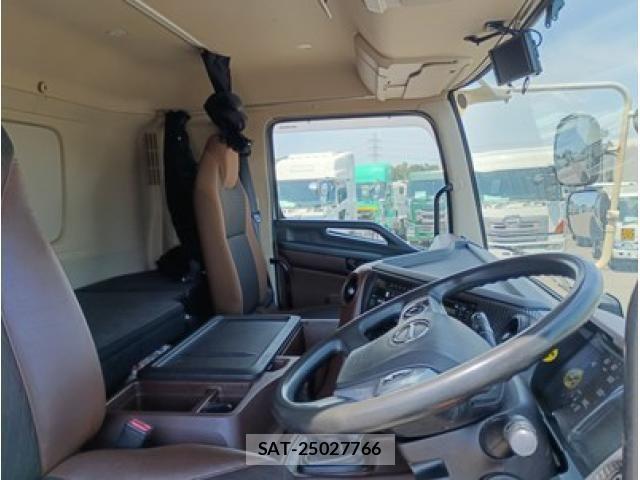 Hino PROFIA 2018-12 7272429-19