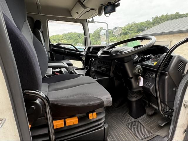 Hino PROFIA 2016-02 7383919-28