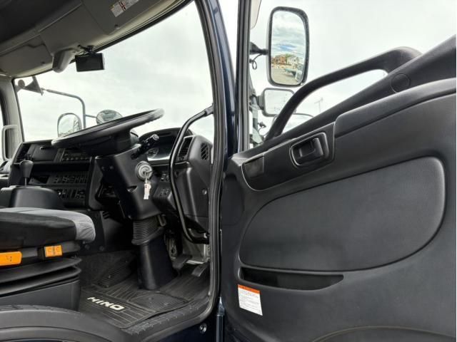 Hino PROFIA 2016-09 7710367-17
