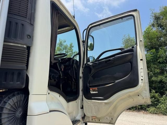 Hino PROFIA 2017-03 8186419-28