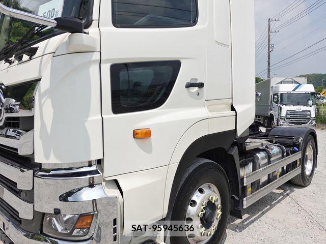 Hino PROFIA 2020-10 8209720-6