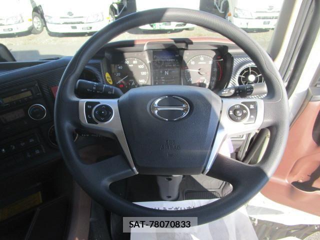 Hino PROFIA 2025-12 8231412-9