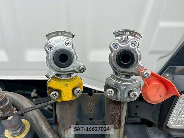 Hino PROFIA 2021-07 8231422-12