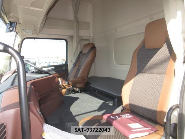 Hino PROFIA 2025-12 8231414-26