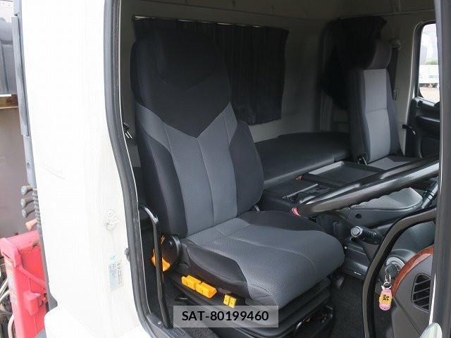 Hino PROFIA 2014-08 8246431-13