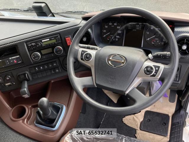 Hino PROFIA 2025-11 8246429-17