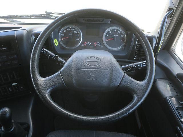 Hino PROFIA 2016-03 8311137-15