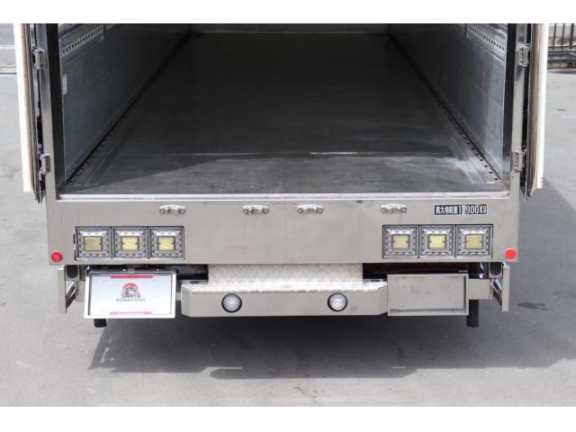 Hino PROFIA 2020-05 8331949-17