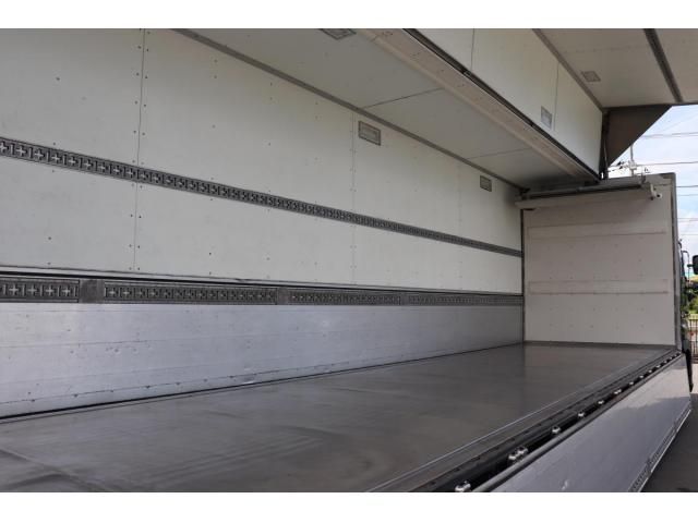 Hino PROFIA 2020-05 8331949-21