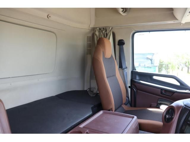 Hino PROFIA 2020-05 8331949-24
