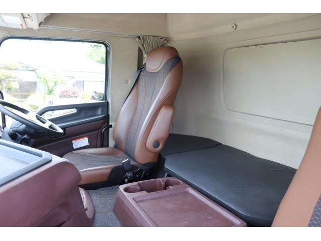 Hino PROFIA 2020-05 8331949-26
