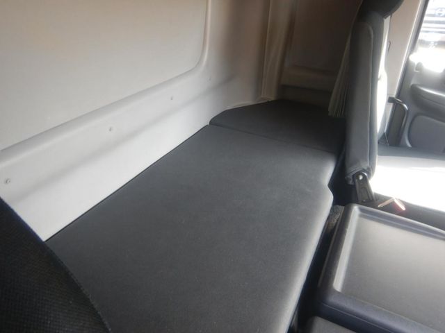 Hino PROFIA 2015-03 8331964-18