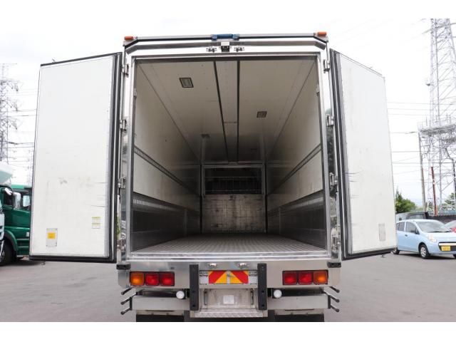 Hino PROFIA 2020-10 8331948-4