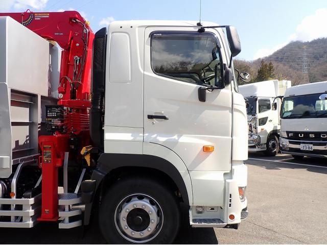Hino PROFIA 2025-10 8331944-12