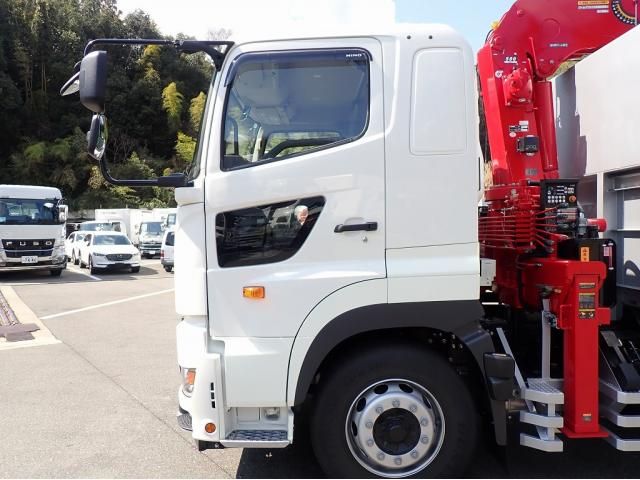 Hino PROFIA 2025-10 8331944-13