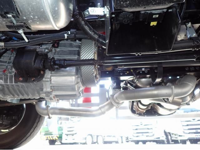 Hino PROFIA 2025-10 8331944-23