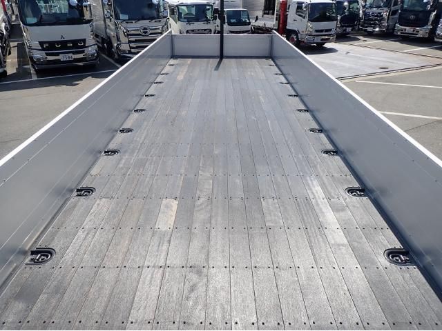Hino PROFIA 2025-10 8331944-8