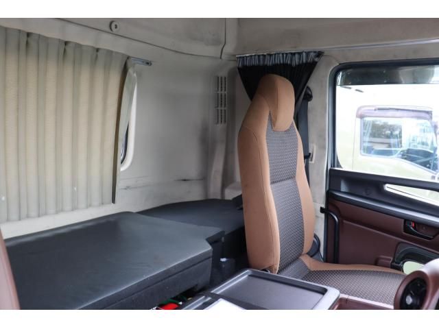 Hino PROFIA 2020-03 8331956-17