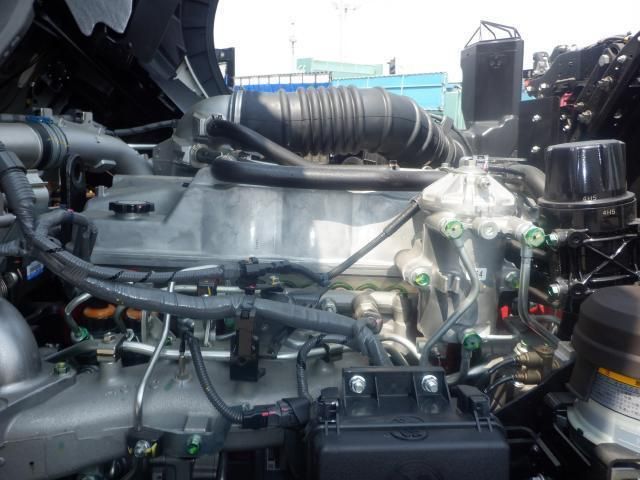 Hino PROFIA 2025-11 8331950-27