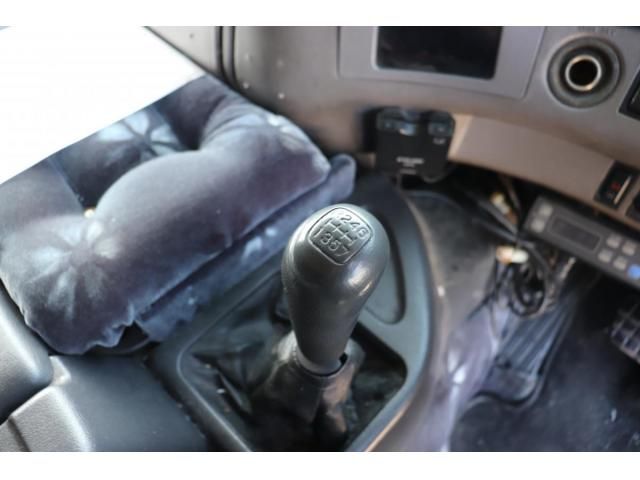 Hino PROFIA 2003-07 8331966-13