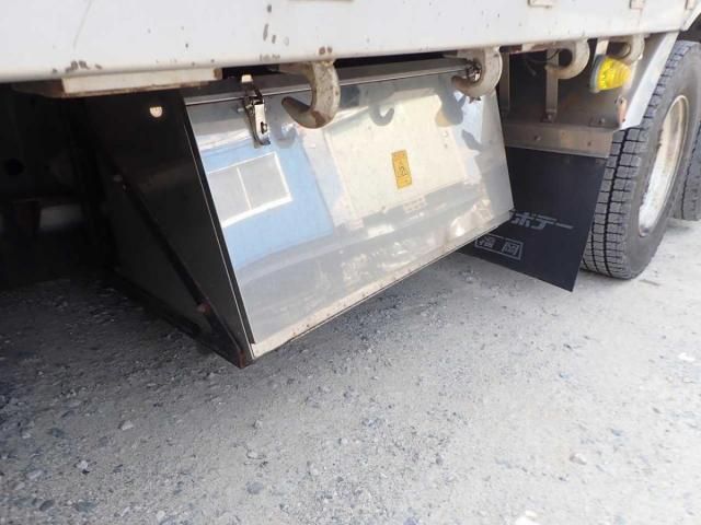 Hino PROFIA 2017-09 8331952-21