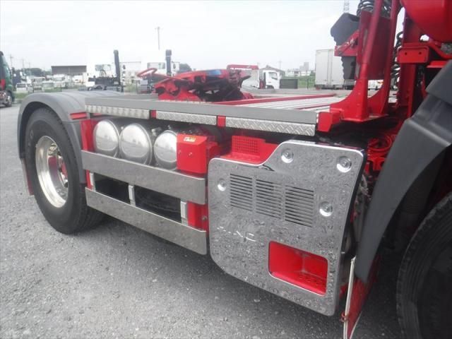 Hino PROFIA 2020-02 8331961-4