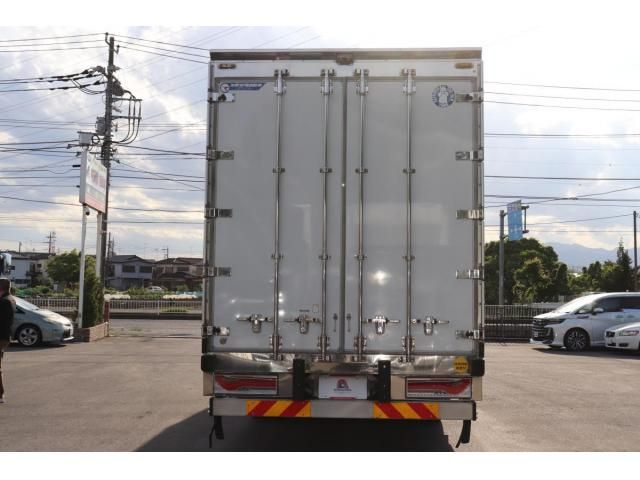 Hino PROFIA 2016-06 8331957-4