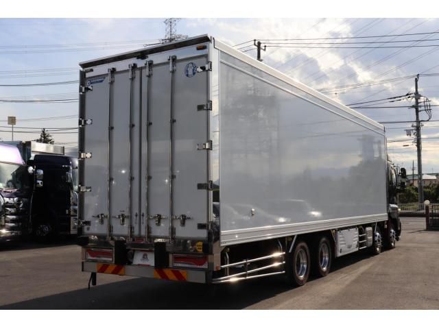 Hino PROFIA 2016-06 8331957-5