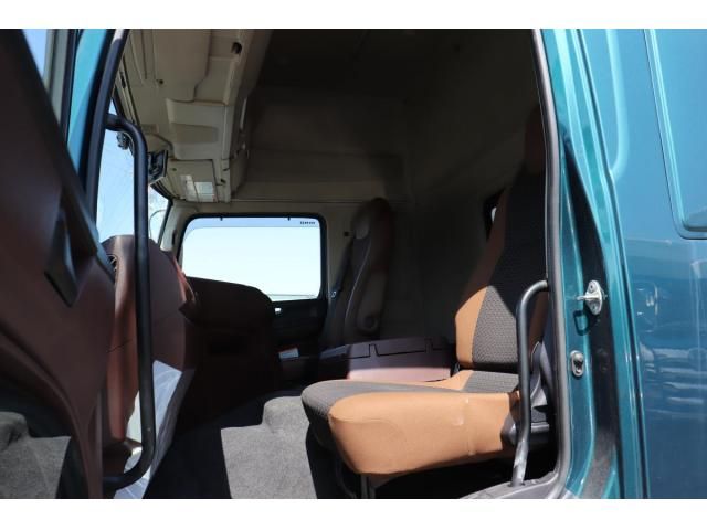 Hino PROFIA 2024-12 8331951-18