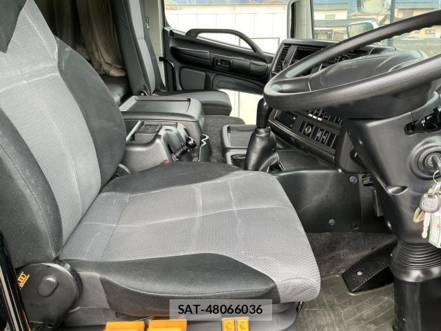 Hino PROFIA 2013-05 8355436-26