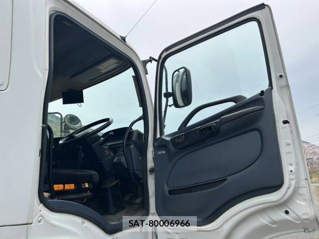 Hino PROFIA 2006-01 8414589-28