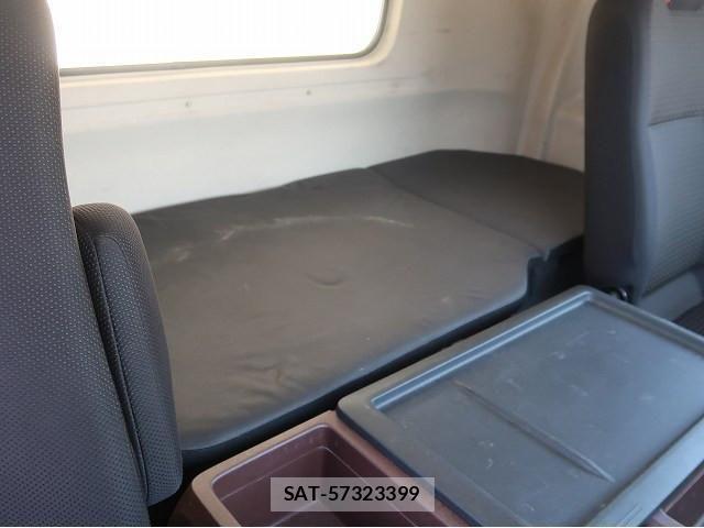 Hino PROFIA 2018-03 8661158-21