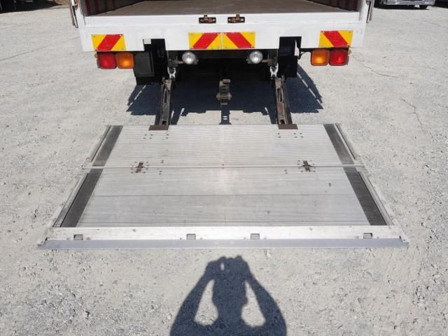 Hino PROFIA 2016-03 8733030-14