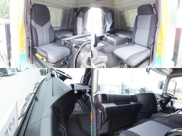 Hino PROFIA 2015-12 8733025-17