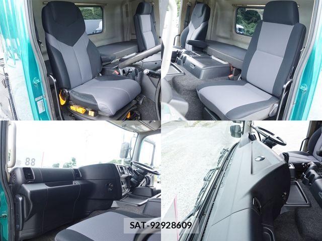 Hino PROFIA 2017-03 8850444-15