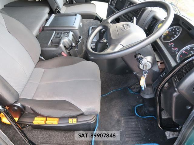 Hino PROFIA 2016-08 8850441-25