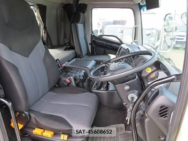 Hino PROFIA 2016-08 8871884-13