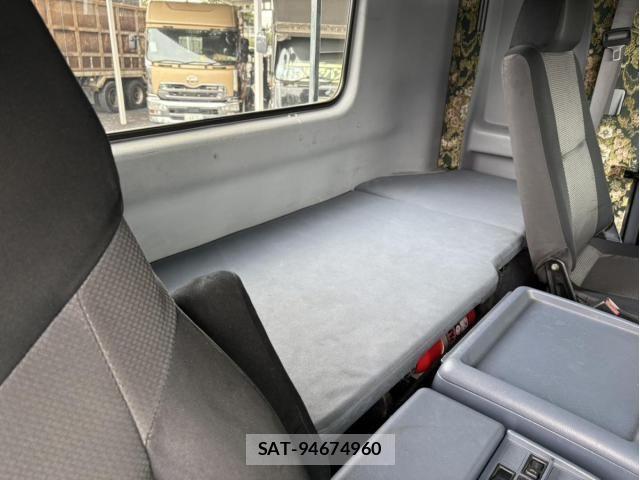 Hino PROFIA 2006-01 8881750-18