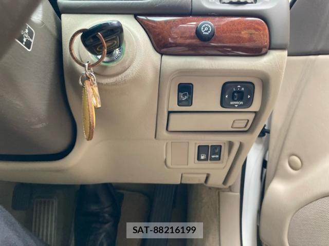 Toyota PROGRES 2005-04 6642270-8