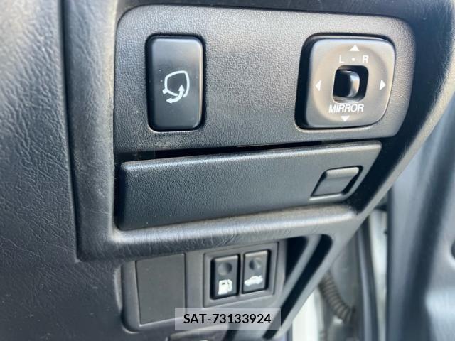Toyota PROGRES 2000-06 7457084-8