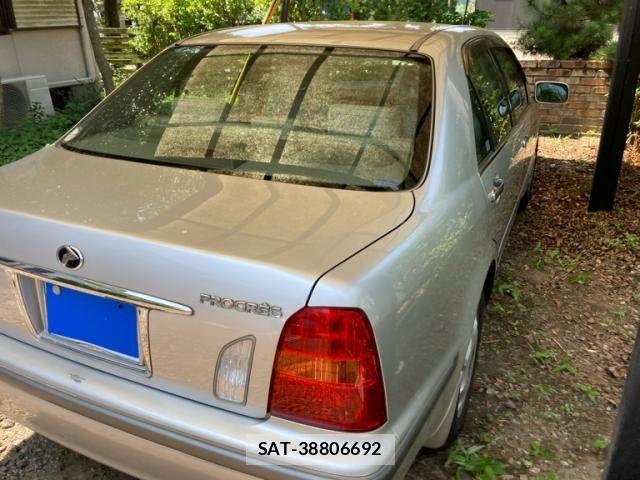 Toyota PROGRES 2001-12 8316613-3