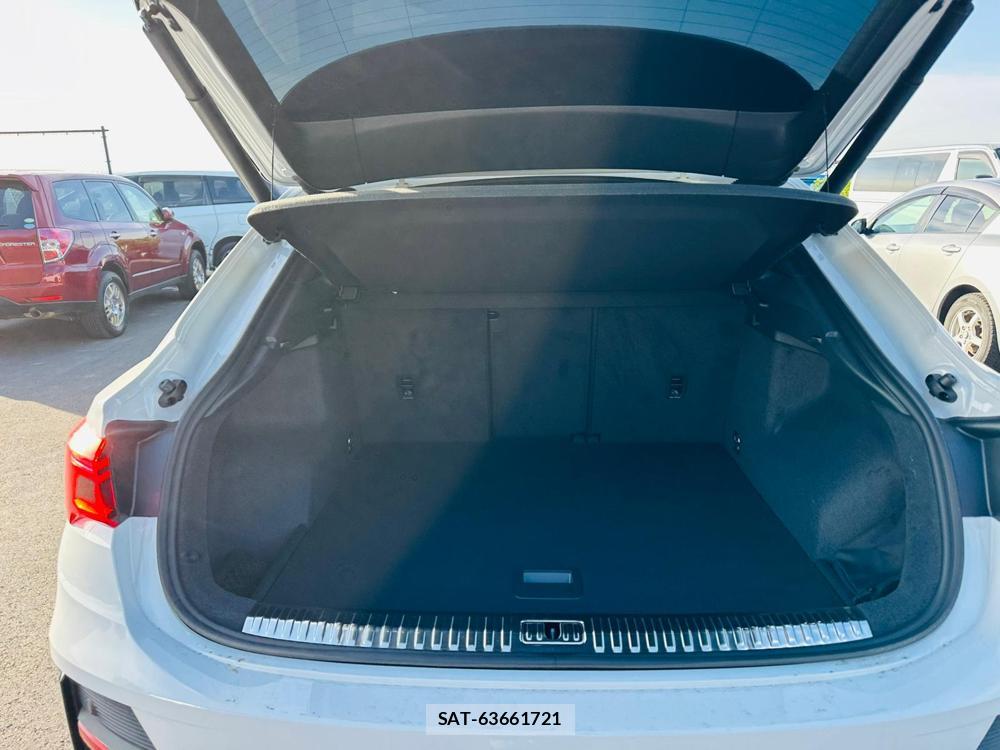 Audi Q3 2024 6804174-24