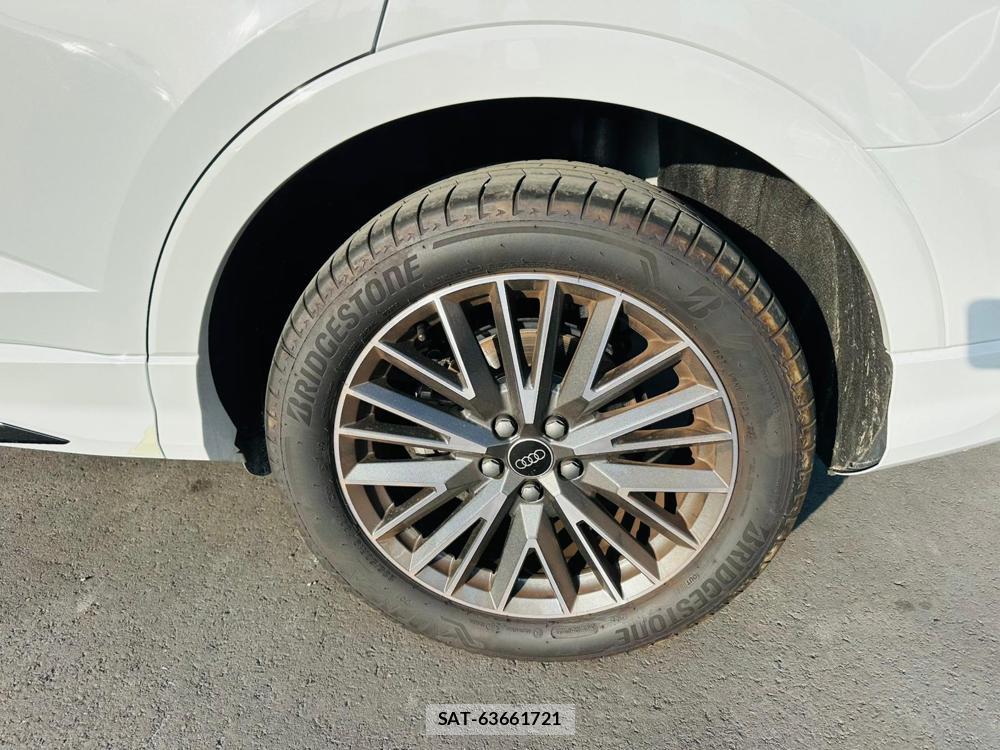 Audi Q3 2024 6804174-29