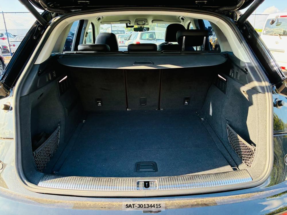 Audi Q5 2019-08 8281143-23